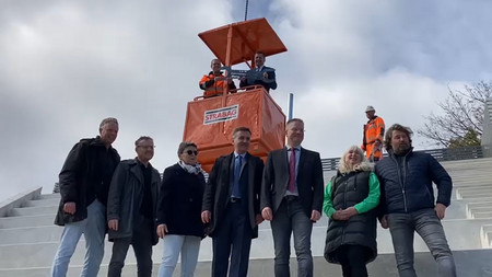 Minister Sven Schulze mit weiteren Ortsvertretern beim Richtfest für die Sanierung des Bergtheaters Thale